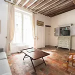 Ile Saint-Louis Apartment