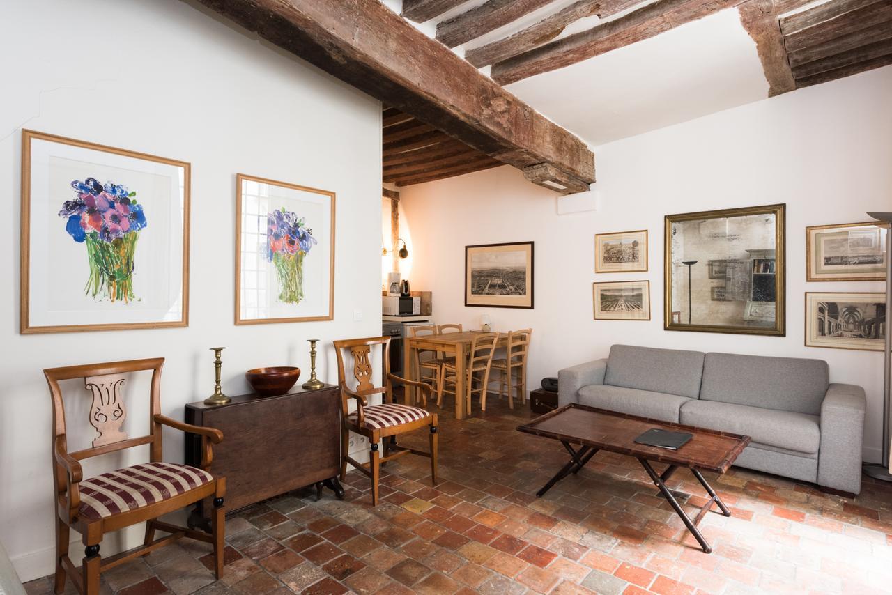 Ile Saint-louis Apartment