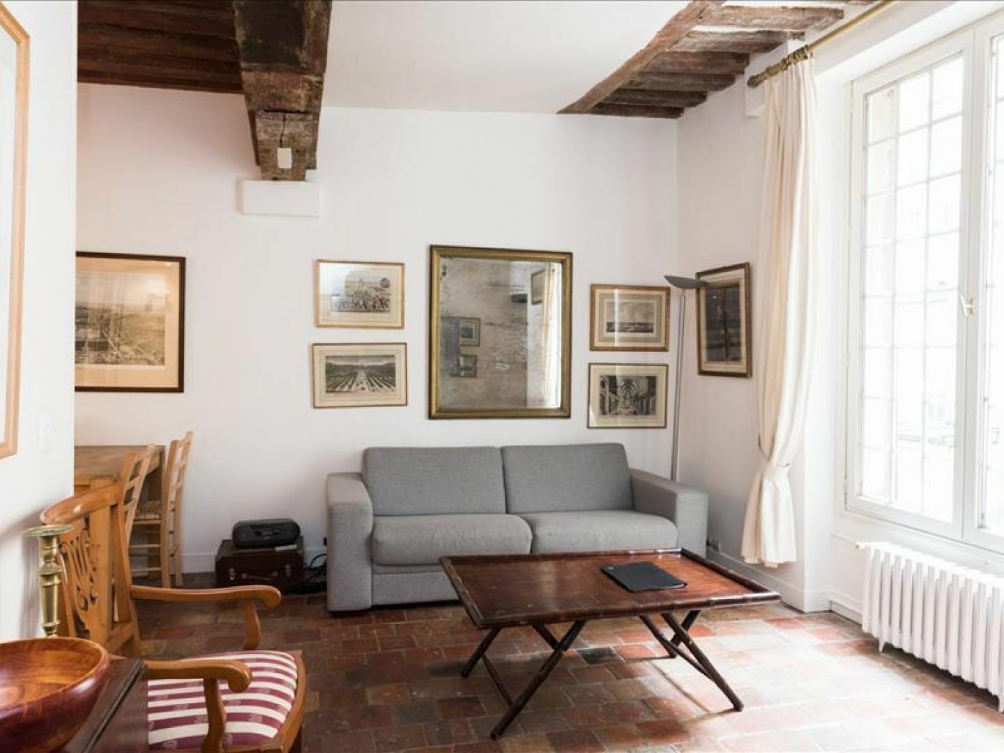 Ile Saint-louis Apartment